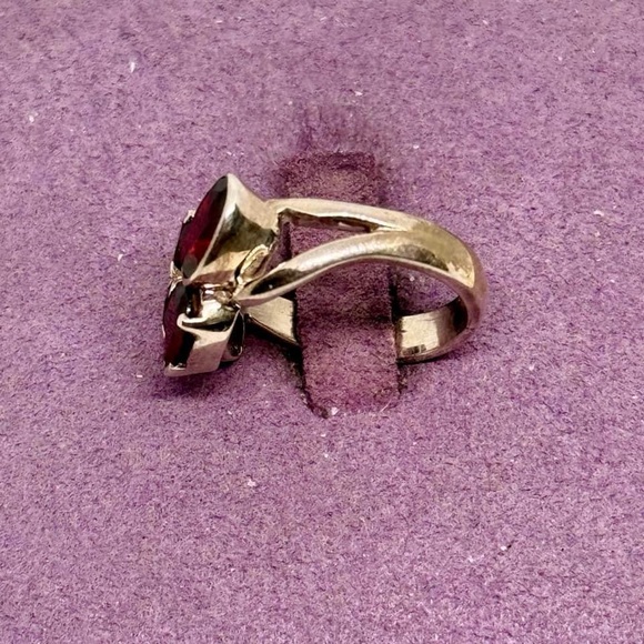Vintage Sterling Silver Garnet Cluster Ring - Picture 2 of 4